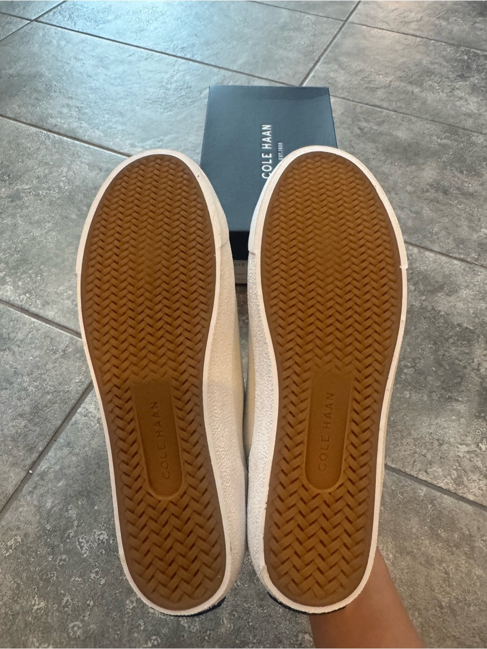 Cole Haan TRAFTON CLUBCOURT 11 sneakers white lea woman’s us size 6 B NEW in box - Picture 8 of 11